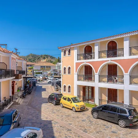 Castello Apartmanhotel 2*