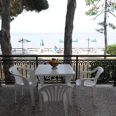 Castello Beach Aparthotel 2*