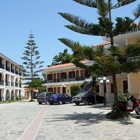 Castello Beach Aparthotel 2*