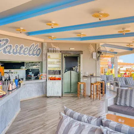 卡斯特罗沙滩酒店 2*