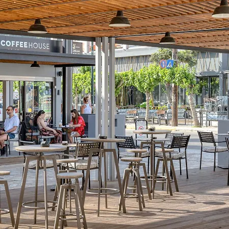 卡斯特罗沙滩酒店 阿凯松