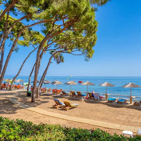 卡斯特罗沙滩酒店 2*